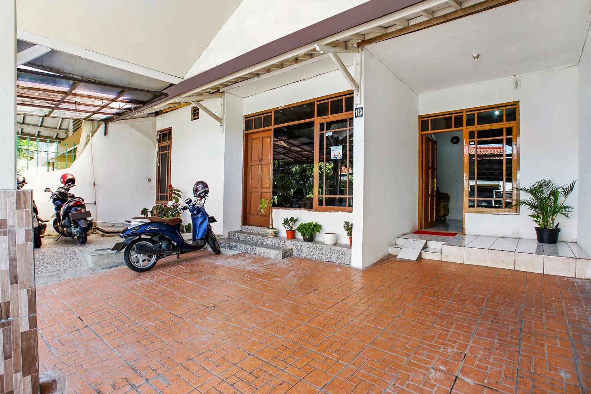 Spot On 91117 Sriwijaya Residence Syariah Bandung Extérieur photo