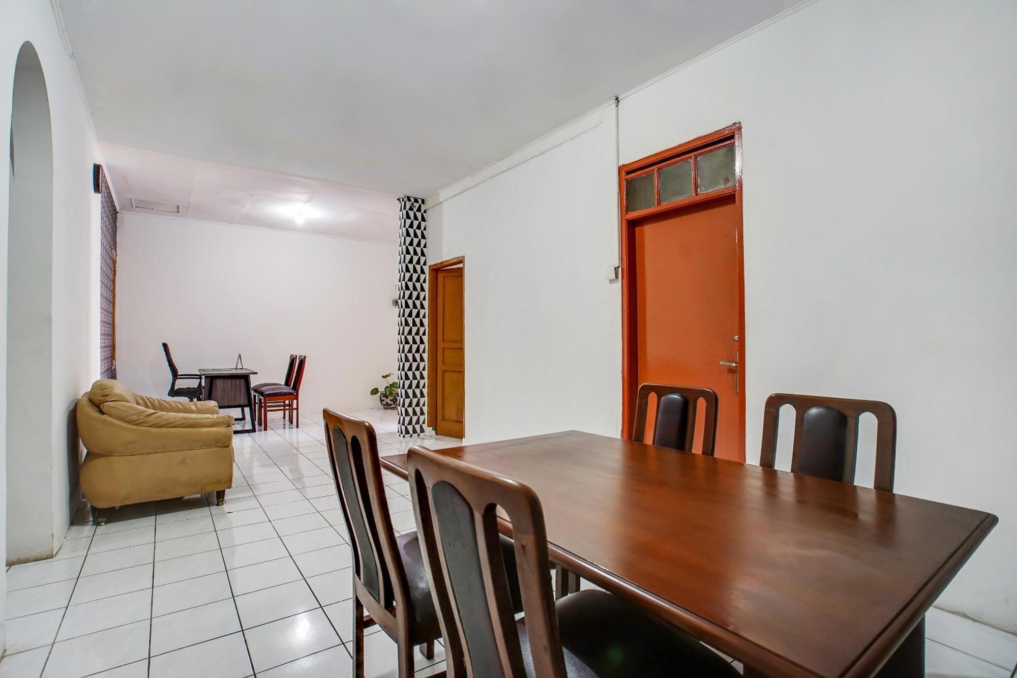 Spot On 91117 Sriwijaya Residence Syariah Bandung Extérieur photo